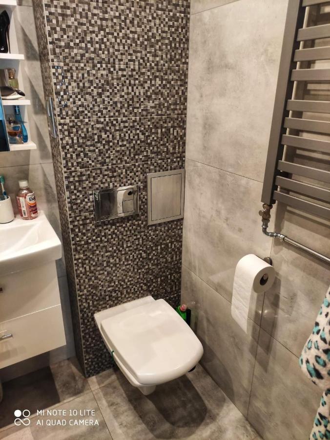 Apartament Dwupokojowy O Wysokim Standardzie Leilighet Ruda Slaska Eksteriør bilde